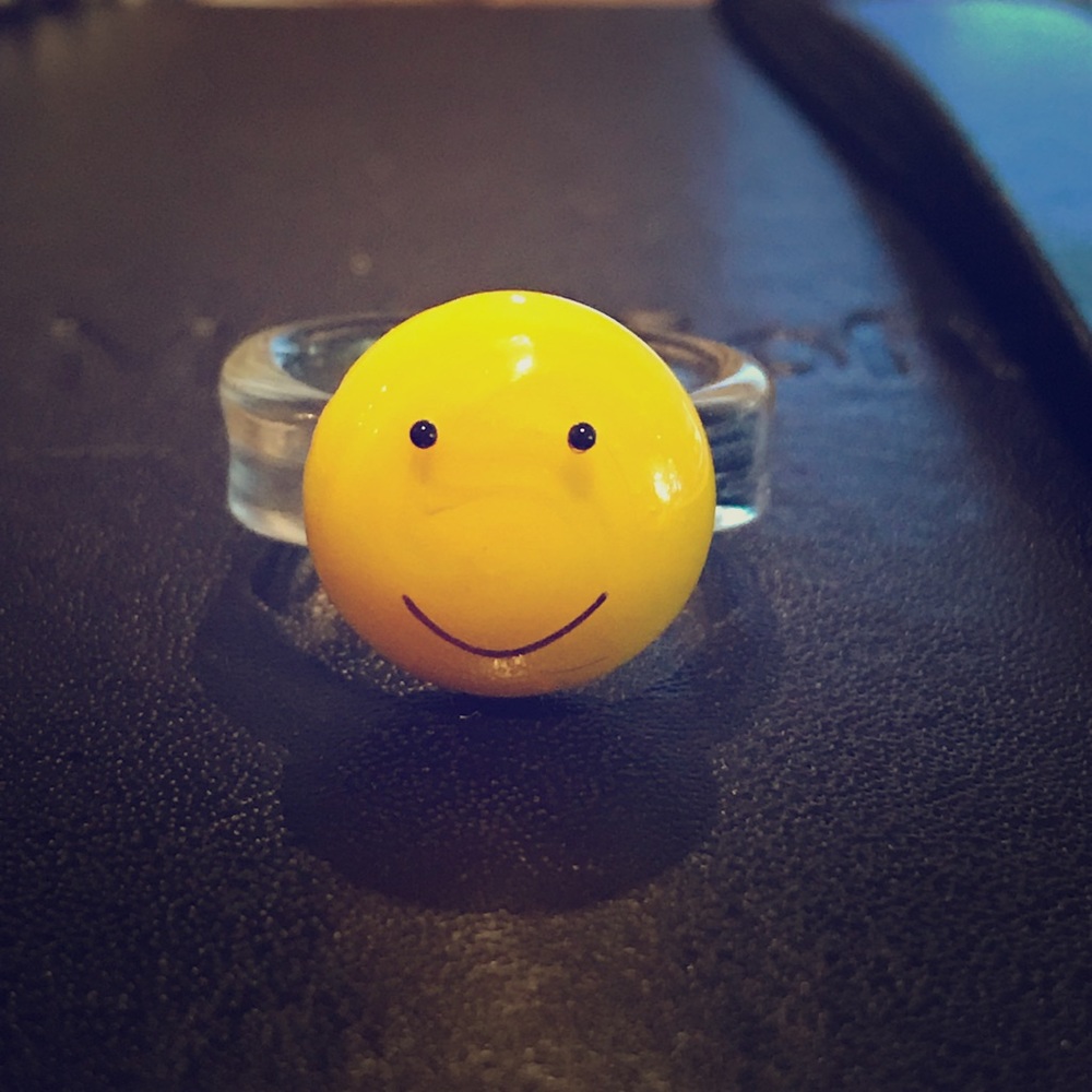 Smiley face ceramic ring 6.5-7